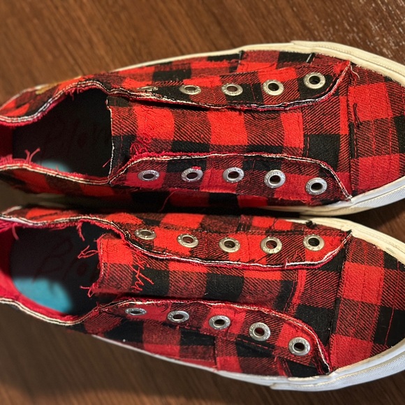 Blowfish Plaid Red Women’s Sneakers - Picture 4 of 4